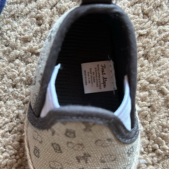 Bundle of 3 newborn shoes - Picture 6 of 7